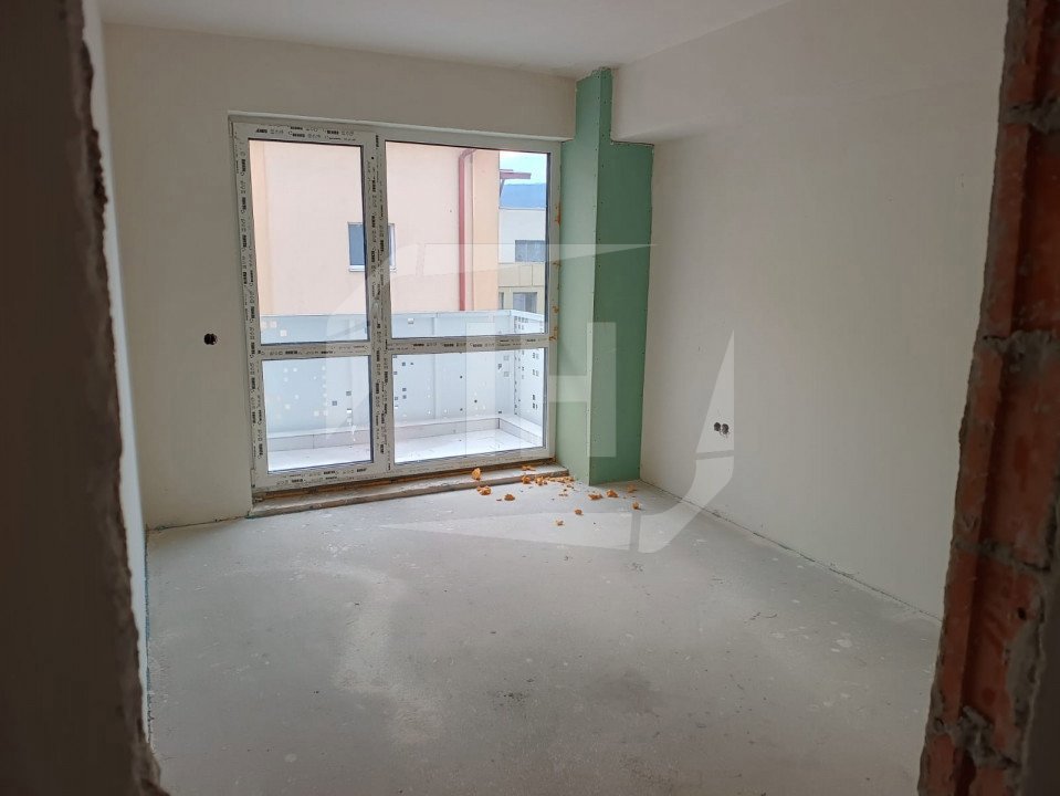 Apartament 3 camere, terasa, intermediar, parcare, zona strazii Frunzisului