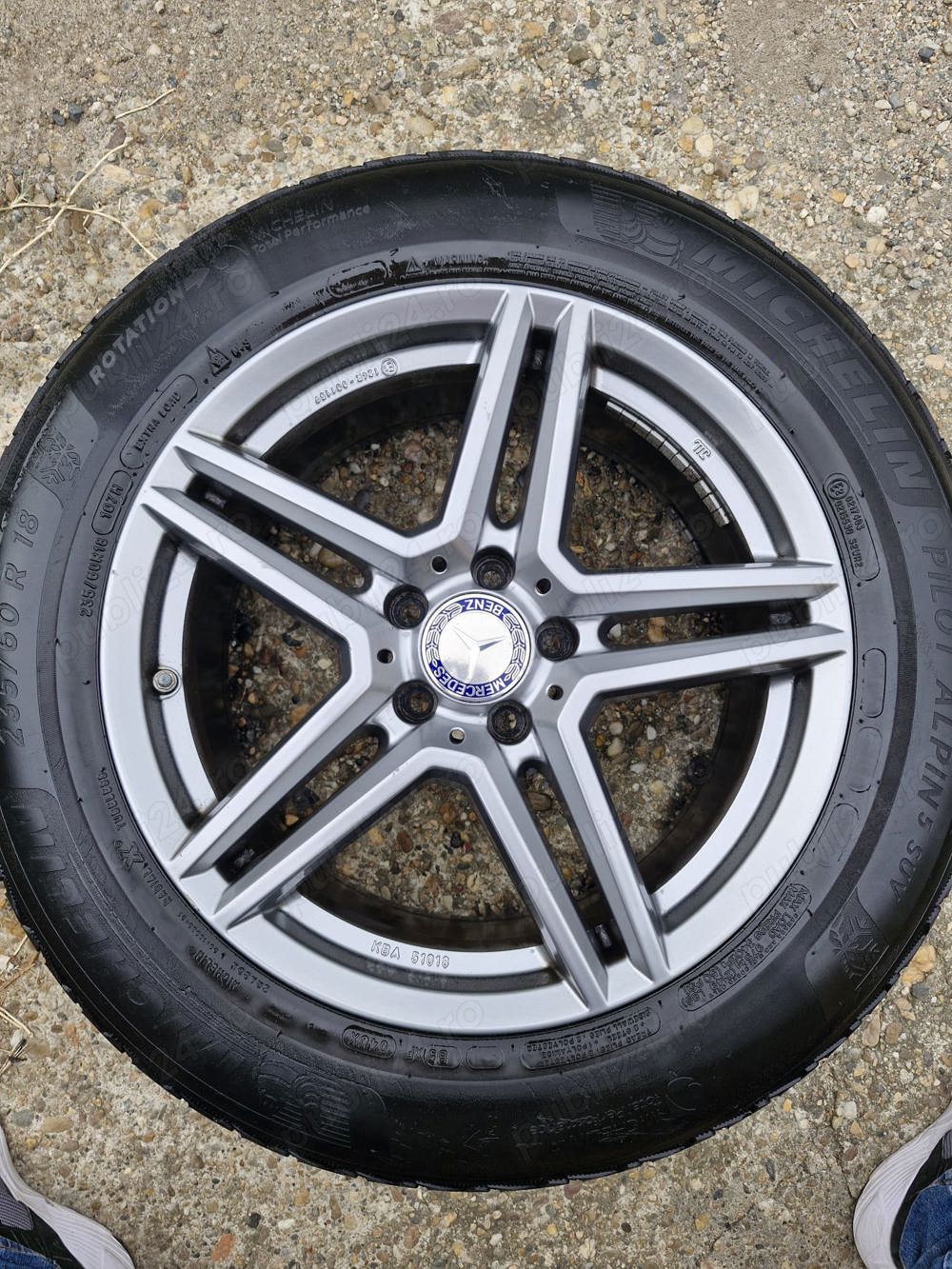 Vând roți cu cauciucuri de iarna