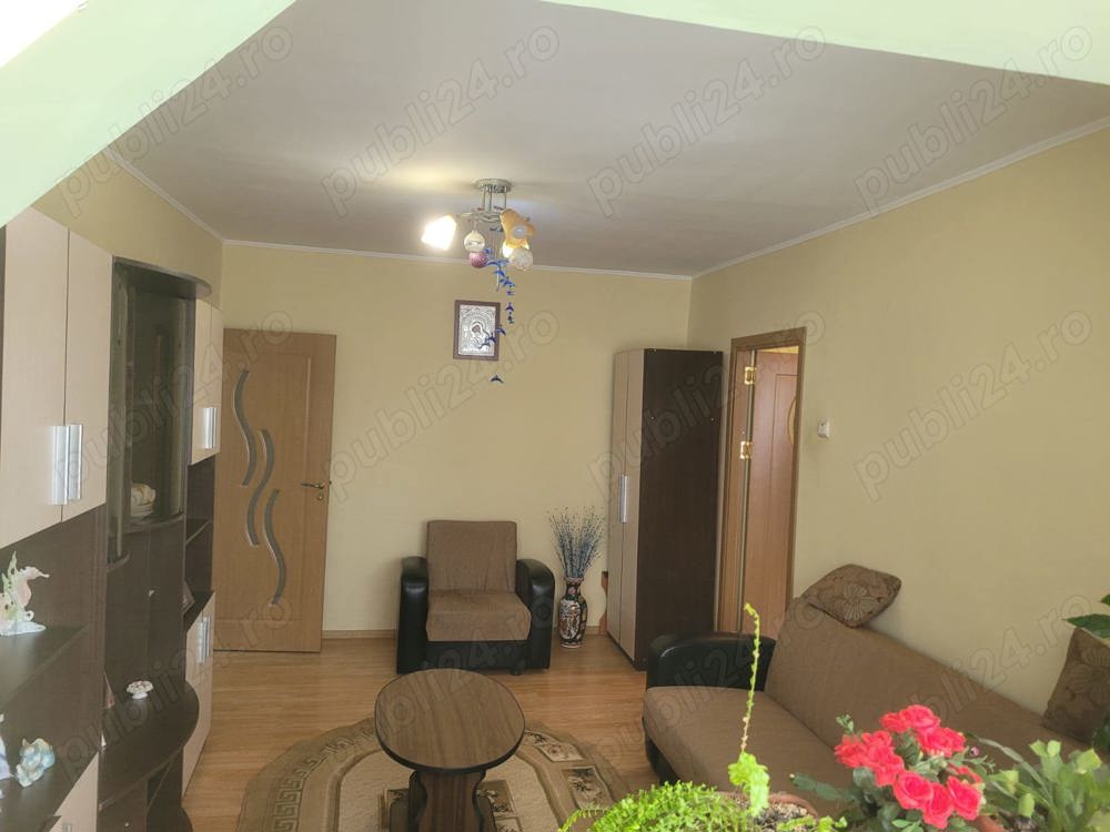 Închiriez apartament cu 2 camere Trivale