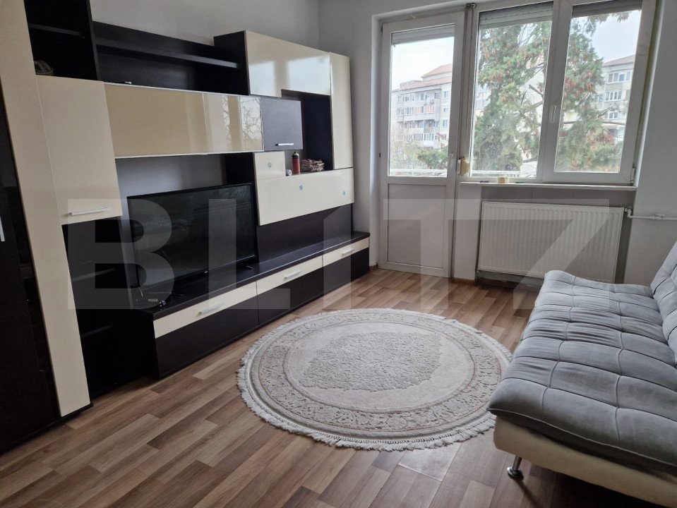 Apartament de vânzare, cu 3 camere, 70 mp, pe Bulevardul Dacia 