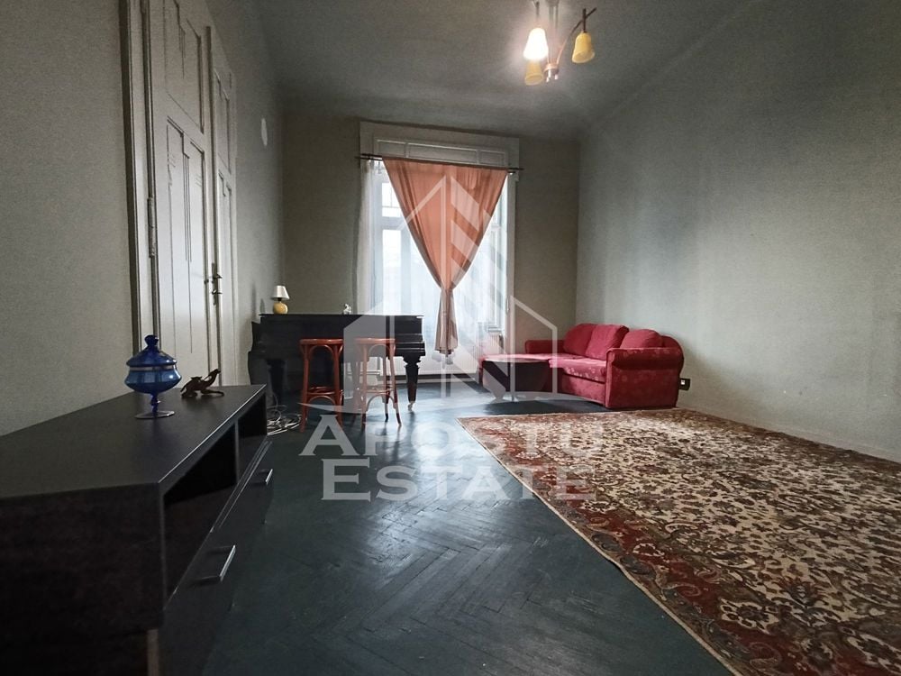 Apartament 2 camere, decomandat, centrala proprie, situat Semicentral.