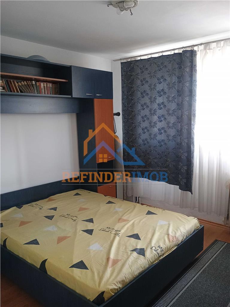 Apartament 3 camere decomandat Berceni-Uioara