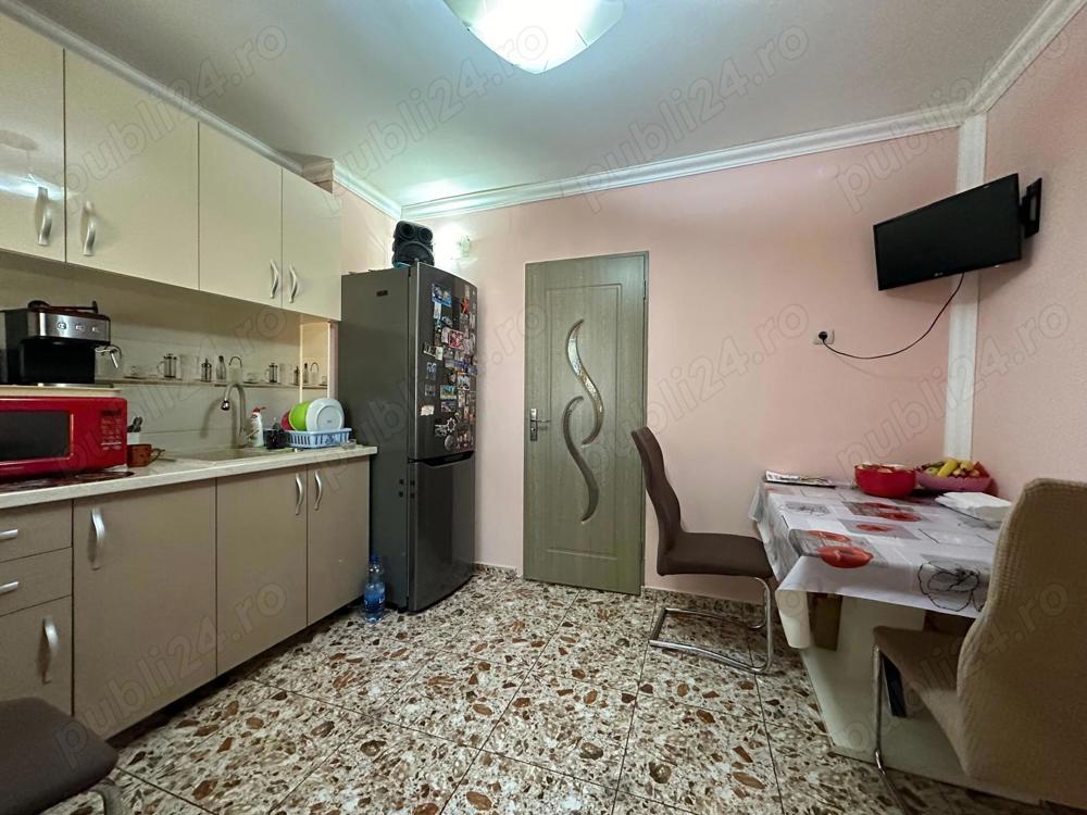 Vand apartament 2 camere,centrala proprie,zona sagului.