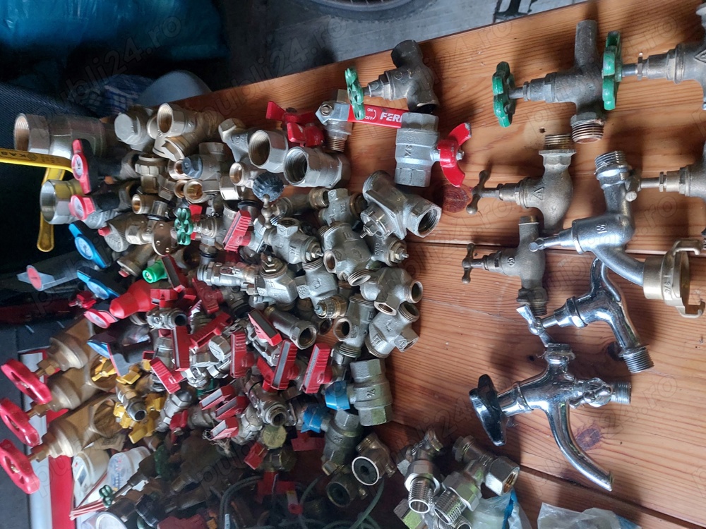 vând robineți de apa 