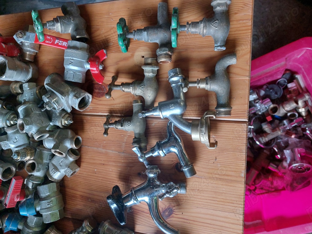 vând  robineți de apa 