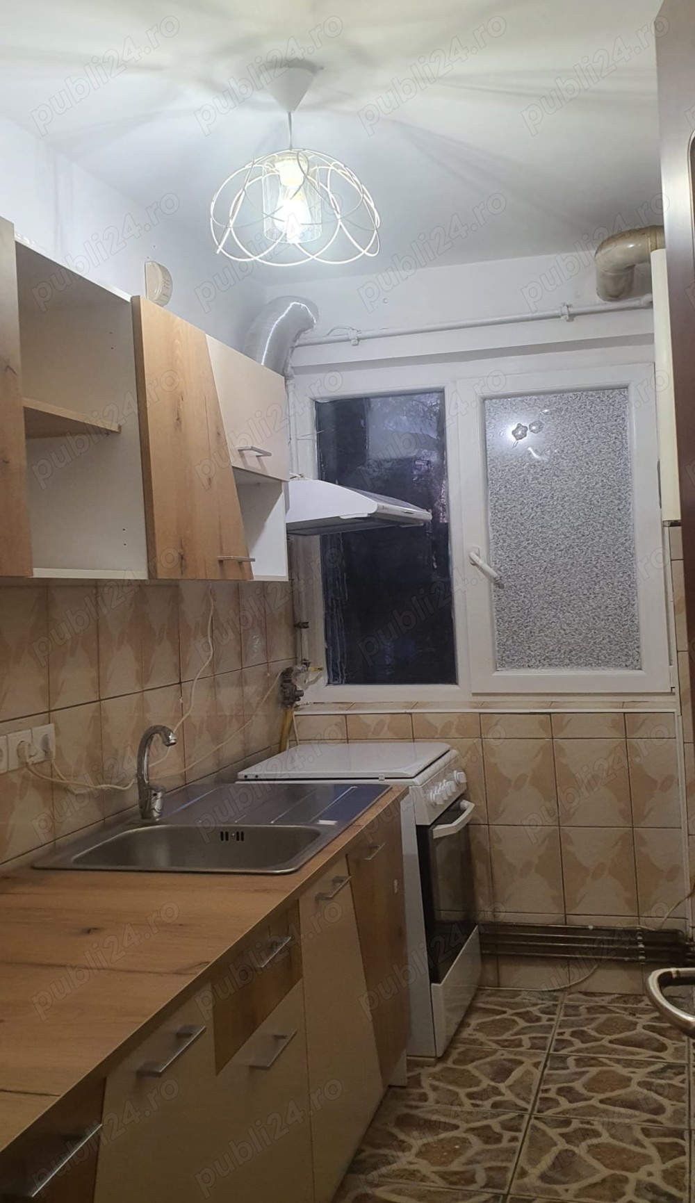 Inchiriez apartament 2 camere Circumvalatiunii amenajat mobilat utilat nou centrala proprie