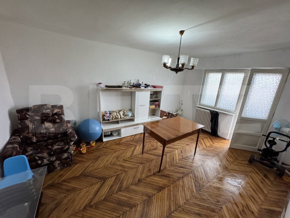 Apartament 4 camere, 77 mp, zona-Cetate