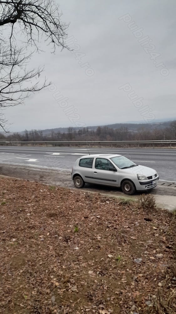 Vând Renault clio