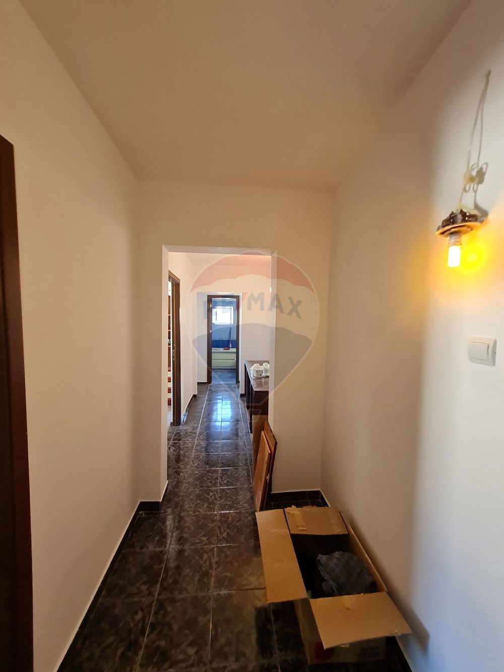 Apartament cu 3 camere de vânzare în zona Central