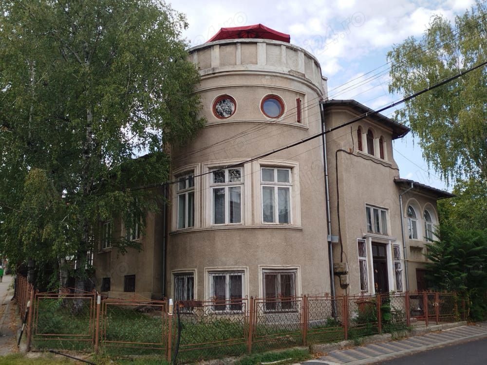 BRASADAS vinde casa cu 14 camere in Iasi zona CENTRALA.