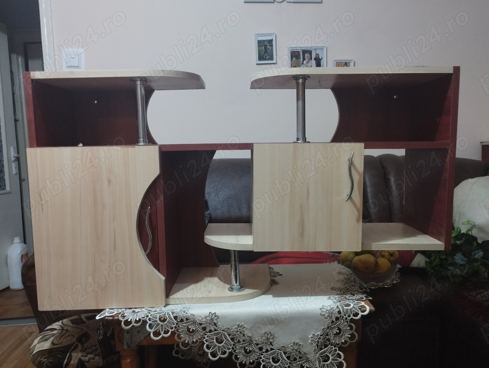 Bibliotecă de perete 