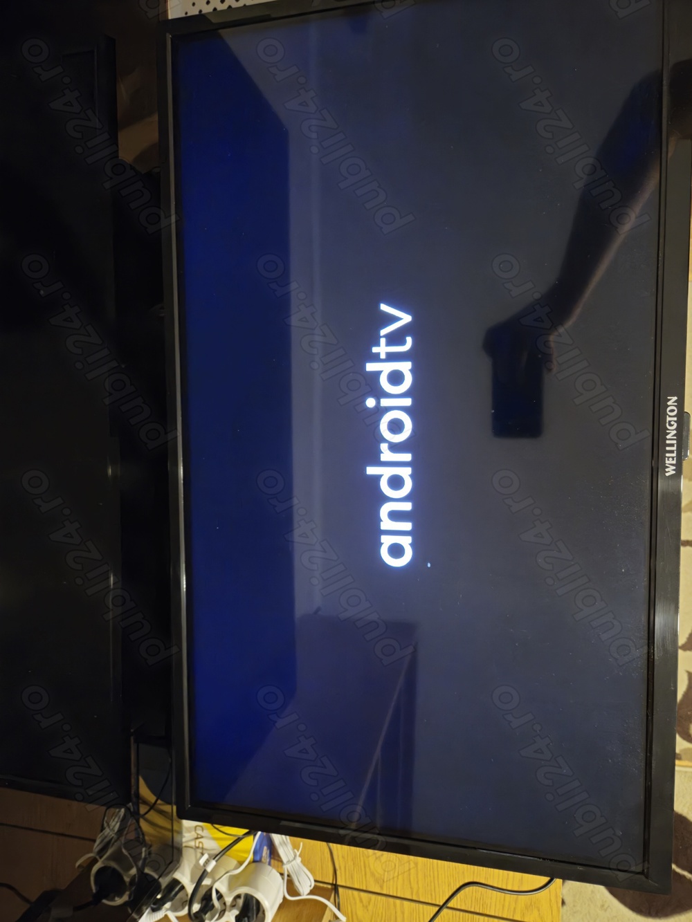 Vând TV Led Wellington smart 81 cm diagonală