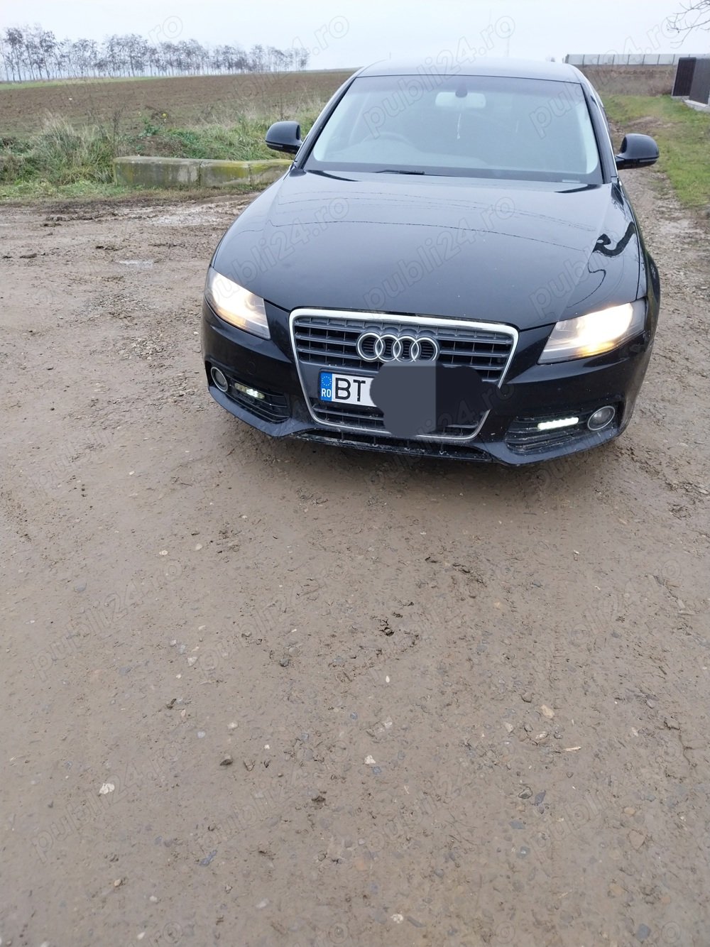 Vând Audi a4