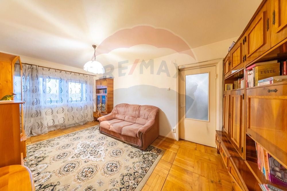 Apartament 4 camere str T. Vladimirescu ( zona Podgoria) Comision 0%