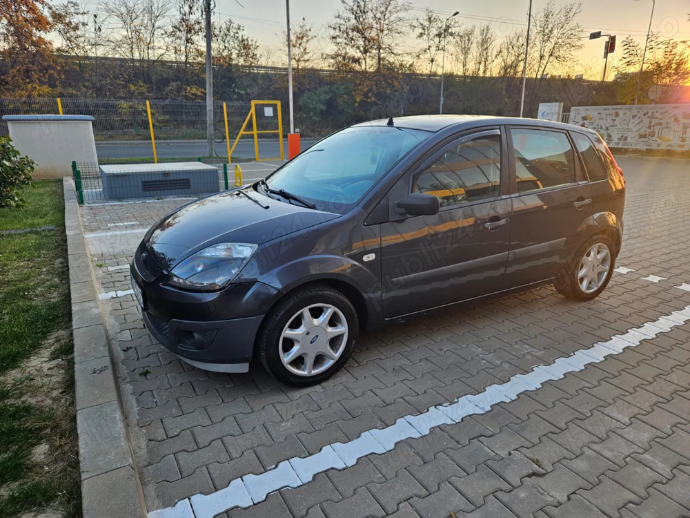 Vand Ford Fiesta benzina 1.3 i Comfort