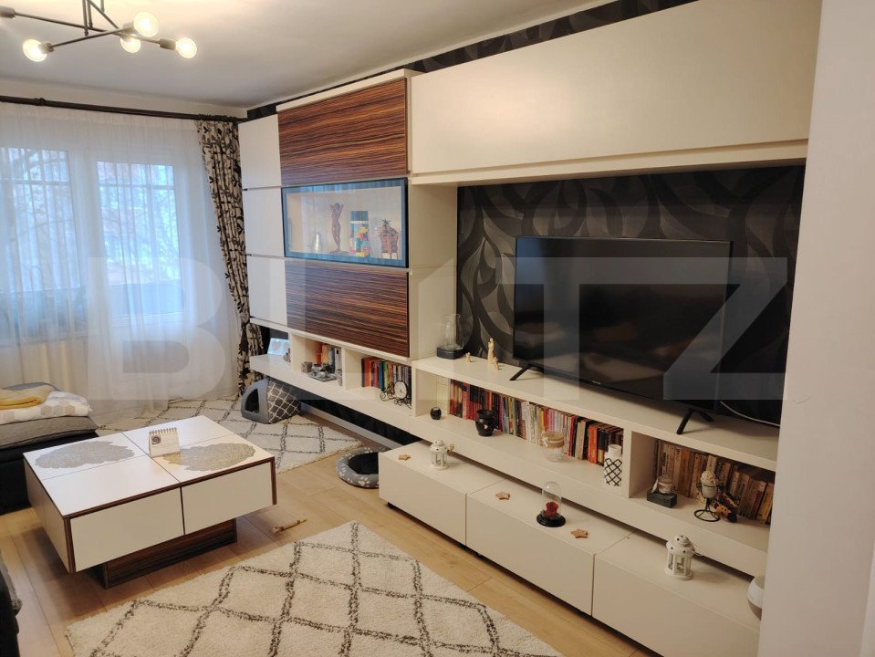 Apartament de vanzare, 4 camere, 92 mp, zona Tudor-Bulevardul 1 Decembrie