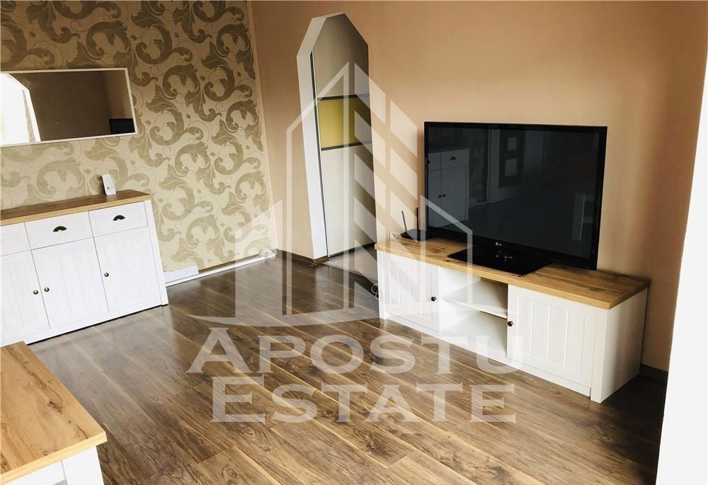 Apartament  3 camere in zona COMPLEXUL STUDENTESC