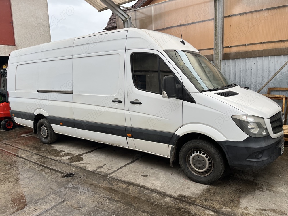Vând autoutilitară Mercedes Benz Sprinter an 2014 preț  9000 Euro