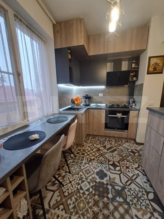 Apartament de vanzare, cu 2 camere, 53 mp, zona Tractoru