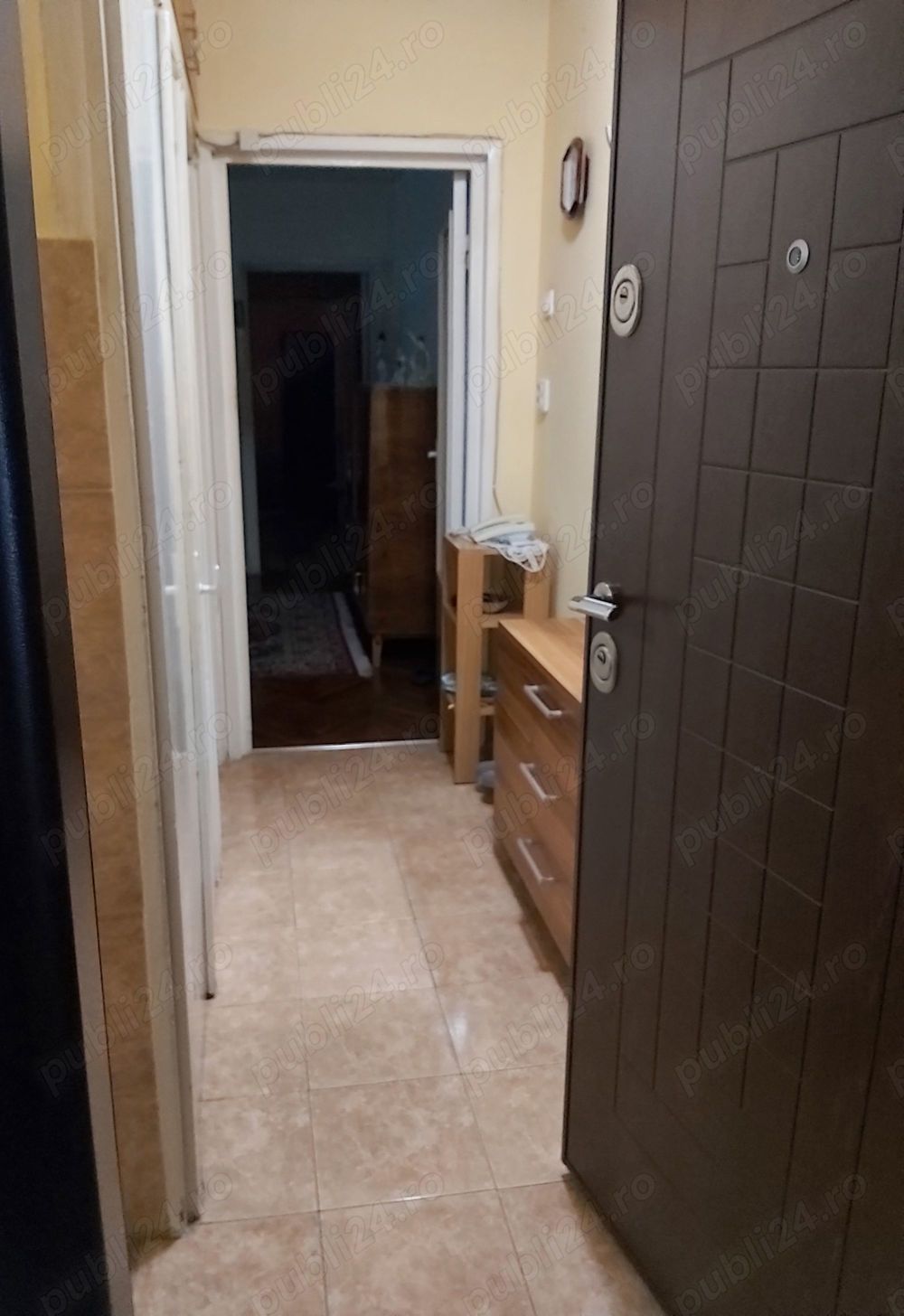 Ofer spre inchiriere apartament cu 3 camere zona Dacia , Labirint