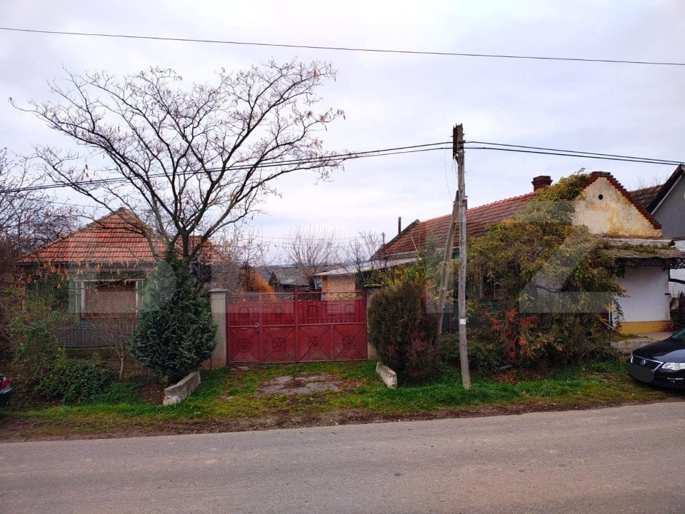 Casa de vanzare, 3 camere, 100 mp si teren 3000 mp, zona Cetariu