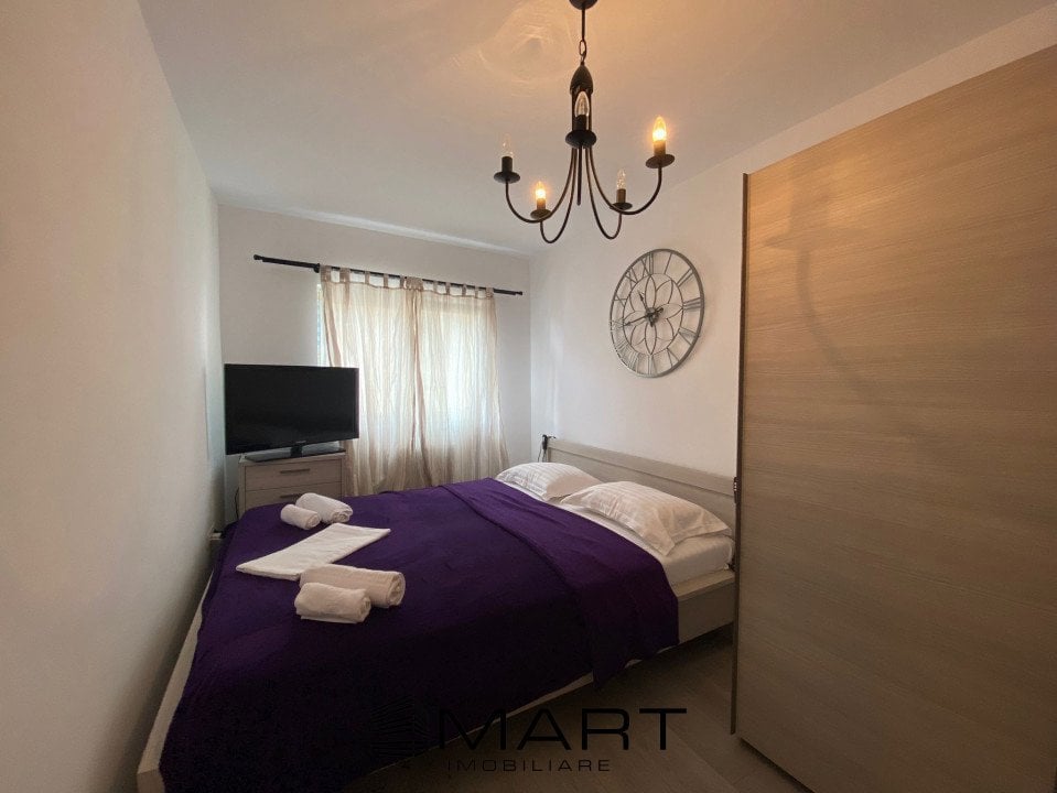 Apartament 3 camere decomandat zona Vasile Aaron