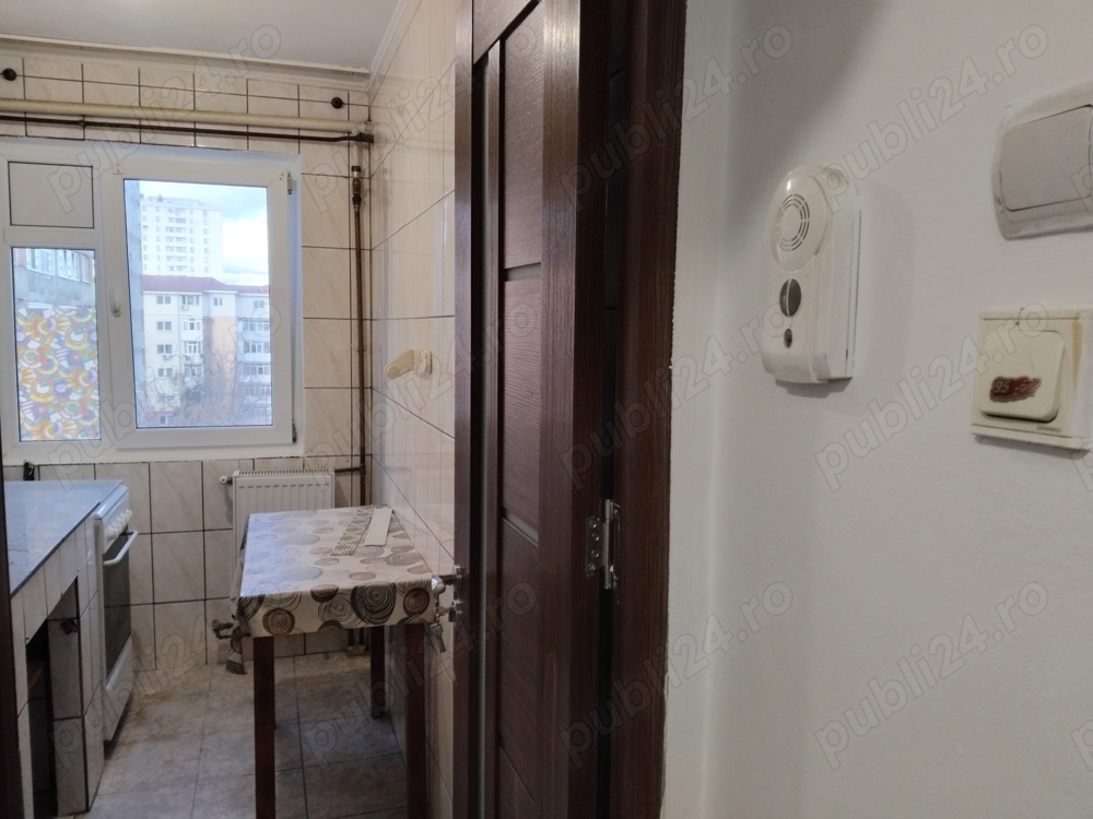 Se ofera spre vanzare apartament 2 camere ,et 4 ,zona Ostroveni ,Rm  valcea