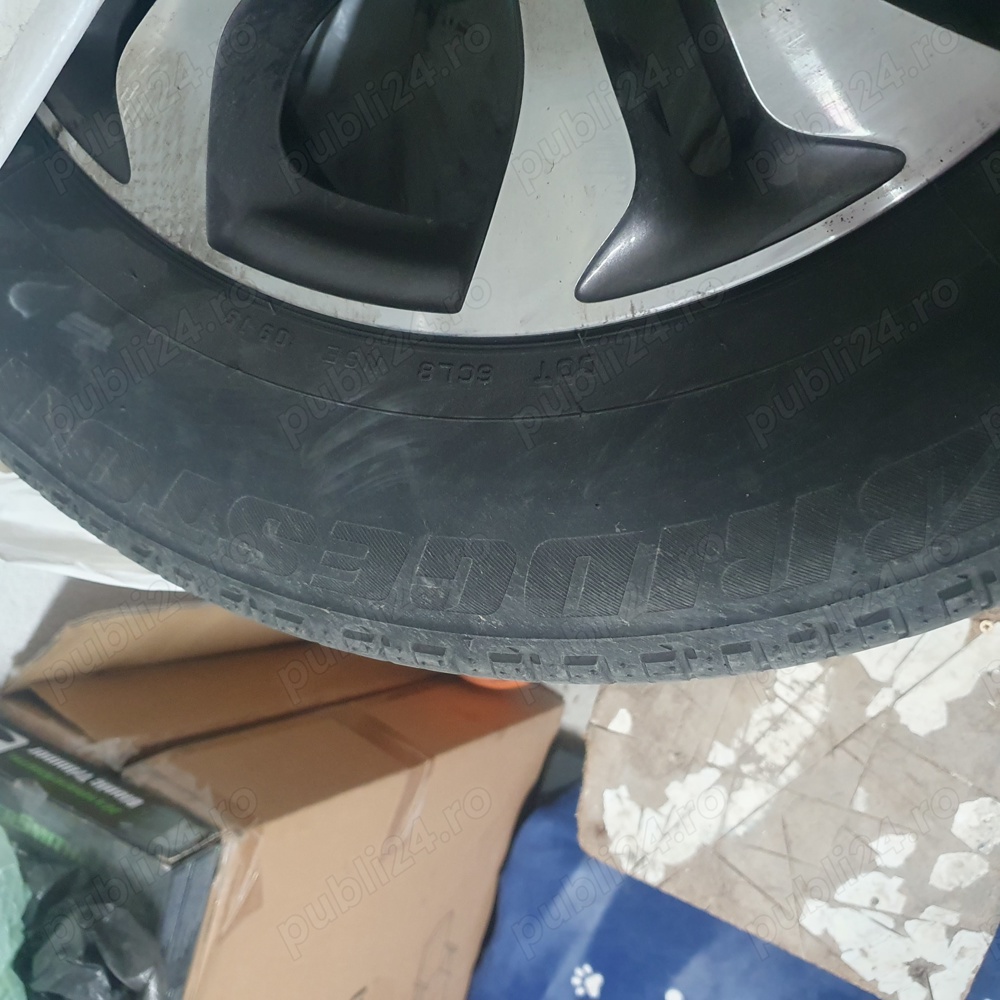 Set 4 anvelope vara Bridgestone 235/65 R17