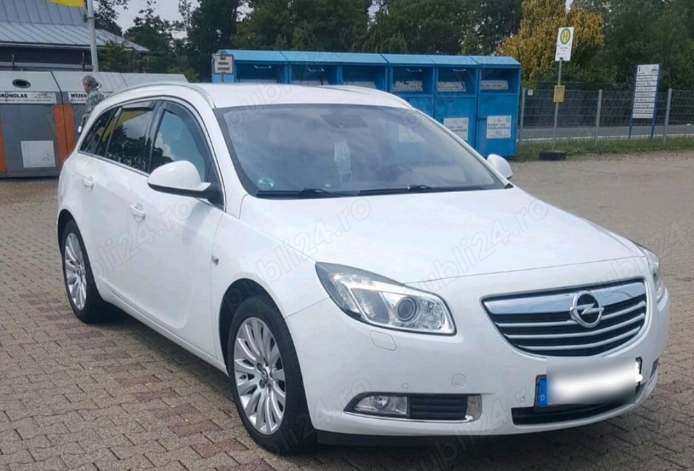 Vând Opel Insignia A înmatriculat în Germania. 