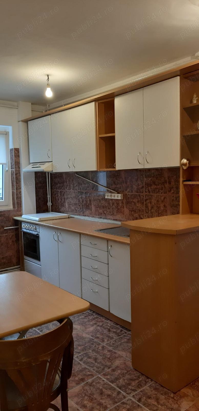 Proprietar ofer spre închiriere apartament spațios cu 3 camere, Str. Borșa, Mănăștur