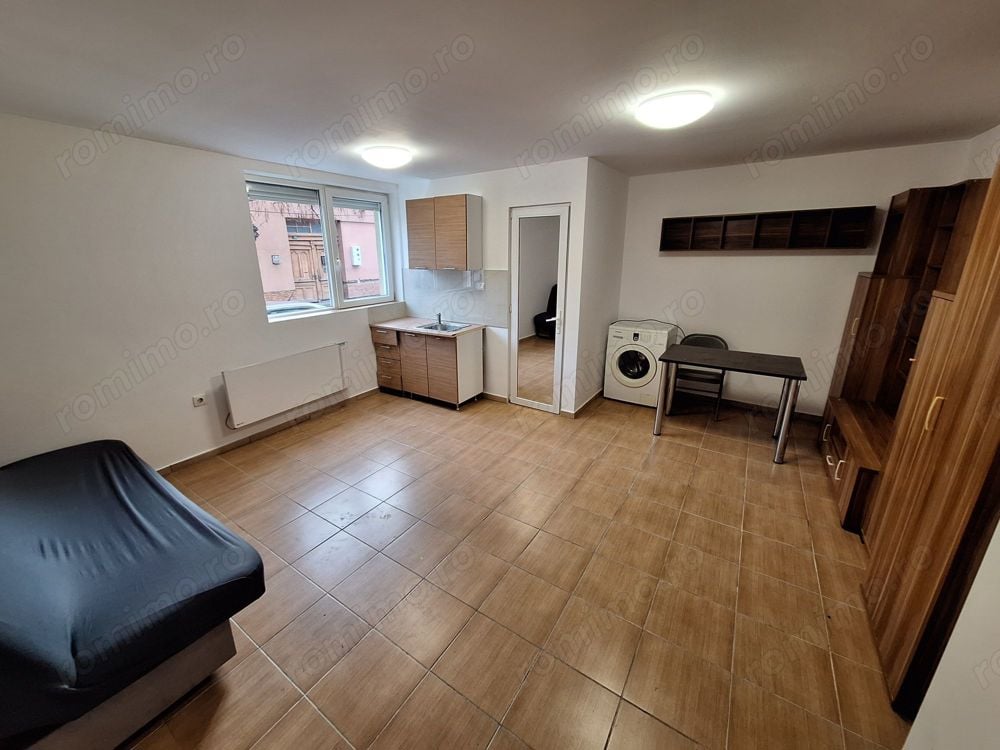 180 euro!!! Garsoniera situata la parter Zona Ronat