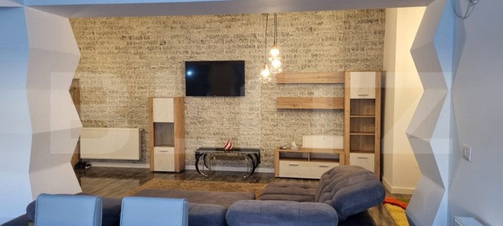 Apartament 3 camere, 105 mp, lux, terasa si piscina, loc gratar, zona 1 Mai