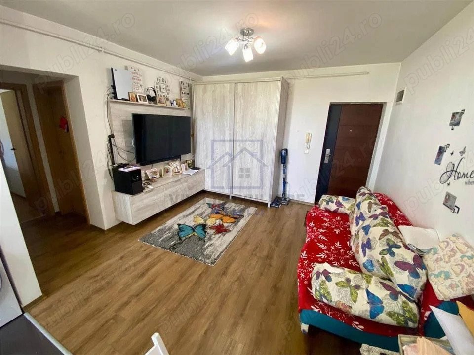 Apartament cu 3 camere semidecomandat, 47 mp, zona Calea Surii Mici