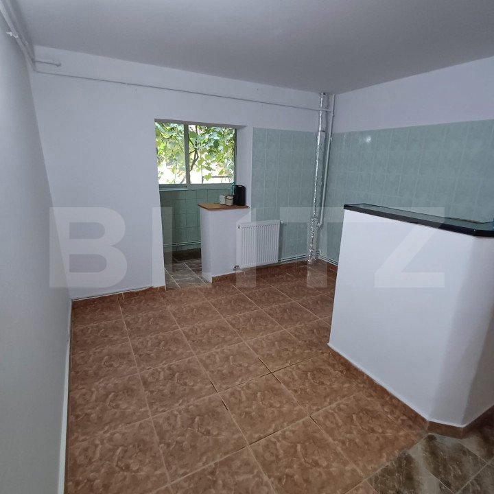 Apartament 3 camere decomandate, Rovine zona Bacriz/Parculet