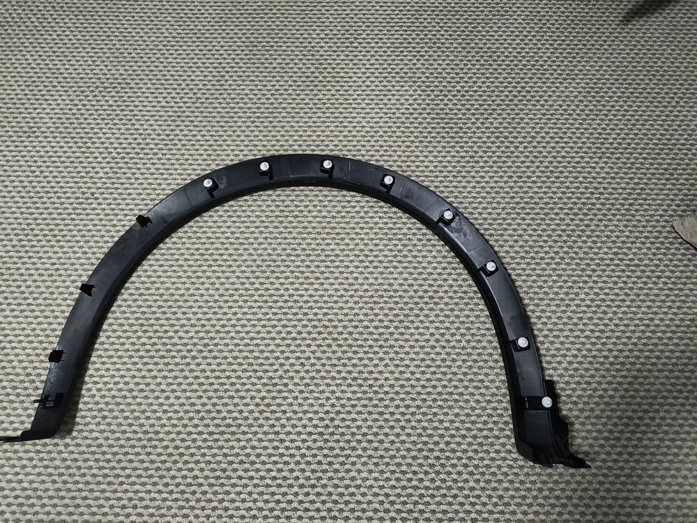 vand overfender/ bandou partea dreapta fata 