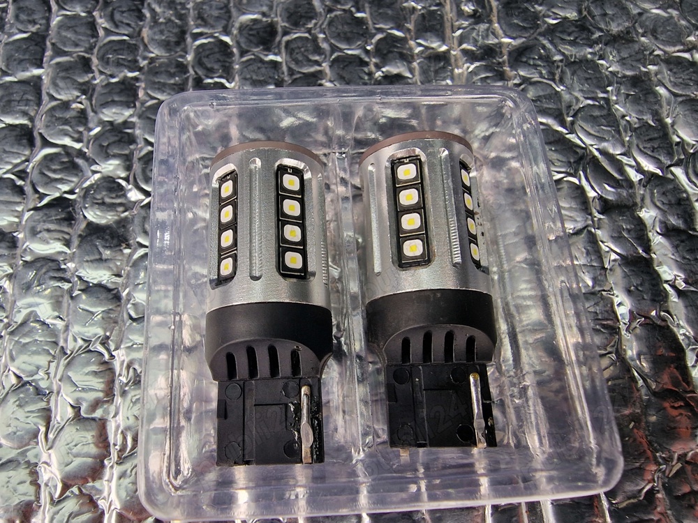 Becuri auto-led-diferite modele