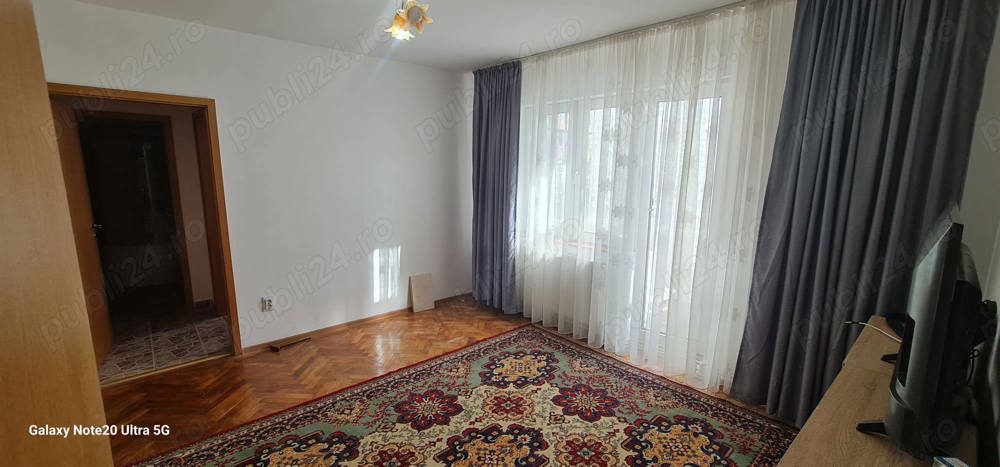 Vand apartament 2 camere, decomandat,  Hunedoara, et 2, zona Dunarea ( Lidl)