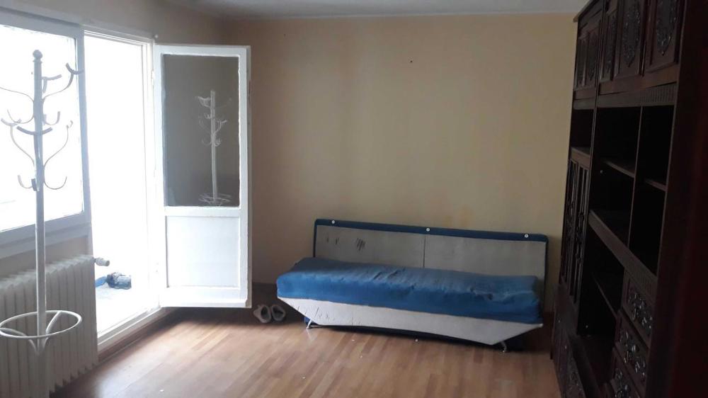 Apartament 4 camere, 2 bai,  etaj 1 din 4, Barajul Sadului -Titan