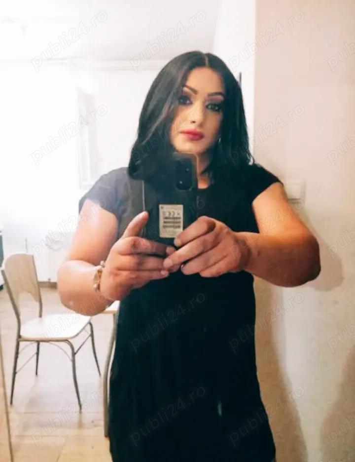 Transexuală mai plinuță cu forme cur brazilian îmi plac începătorii fac și show la web sau filmuleț