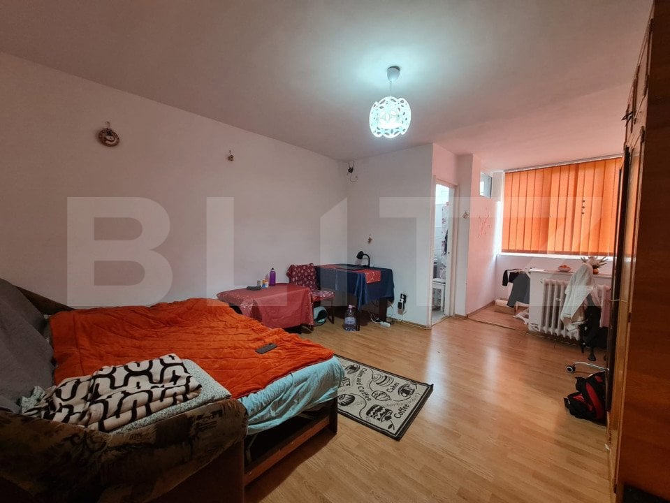 Apartament cu o camera, 28 de mp, mobilat ulitat, zona Manastur - Bucegi