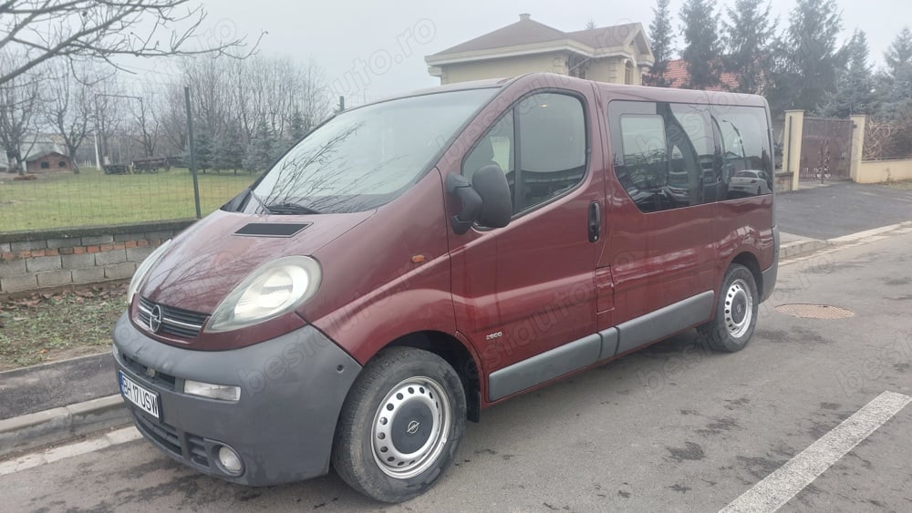 Opel Vivaro 9 locuri 1.9 cdti 6 viteze