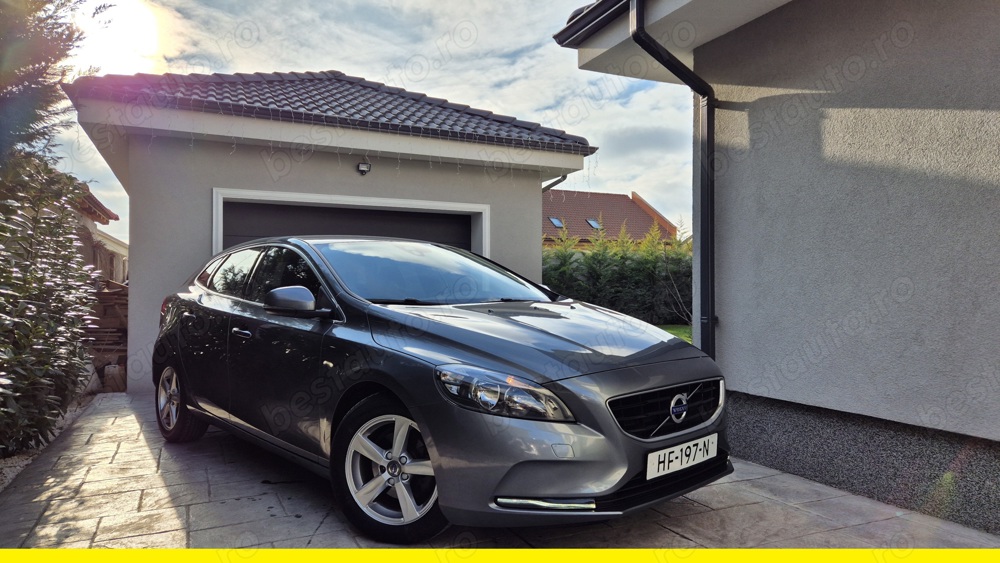 Volvo-V40 - R-design-2.0 diesel - Euro 6 - Navi-Led-