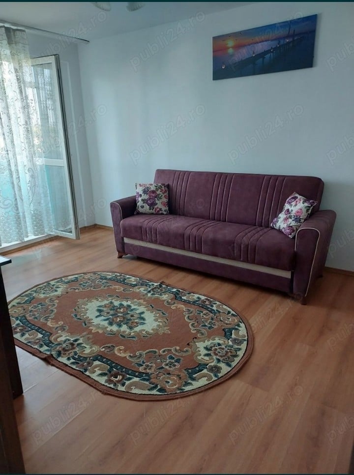 Închiriez apartament 