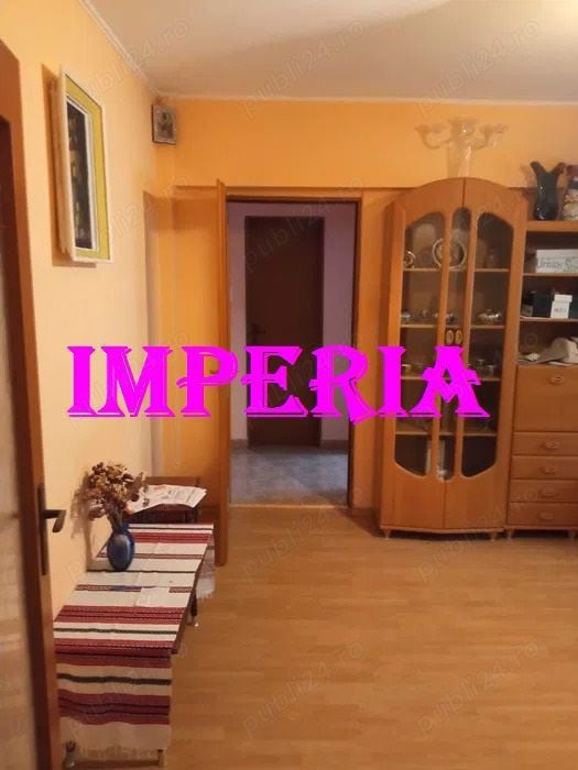 Apartament cu 3 camere, Strada Primaverii, etajul 3