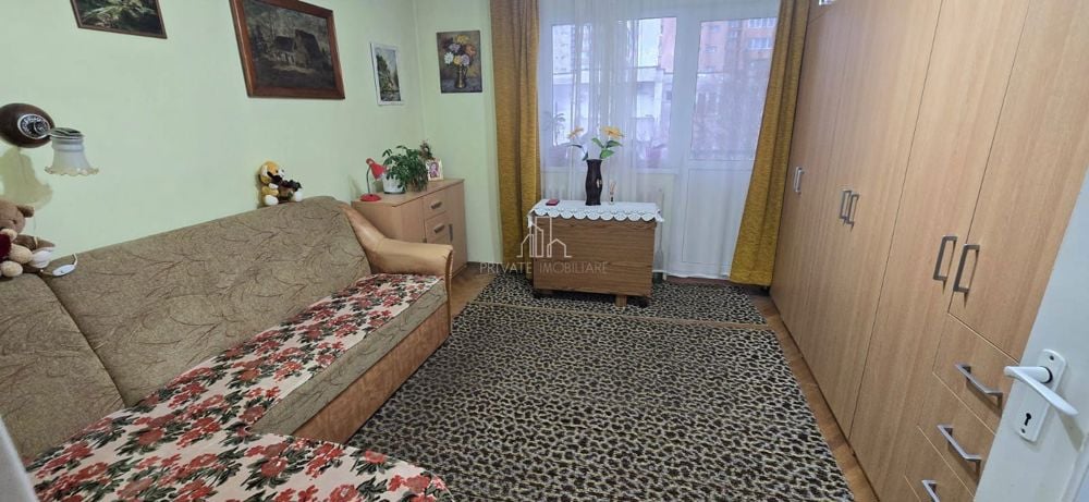 Apartament 3 Camere, Copertina Auto,de Vanzare,Str Koos Ferenc, Dambu