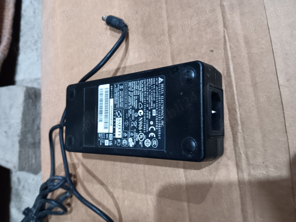 Alimentator incarcator 12V dc 5A