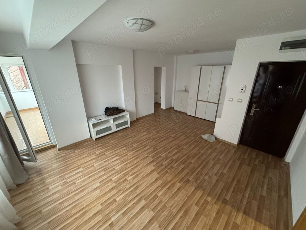 Baba Novac apartament 2 camere cu balcon etajul 1 bucătărie mobilata living dulap +2 comode zugrăvit