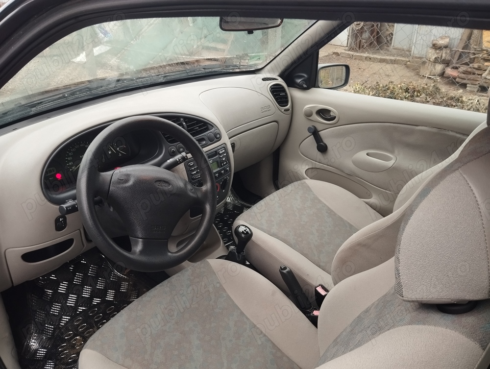 Vând Ford fiesta 