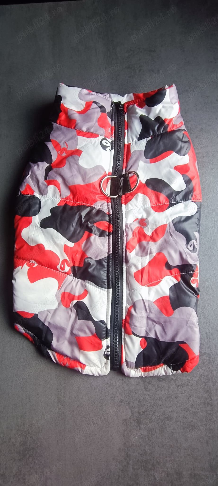 Vesta cu fermoar si bride , impermeabila, culoare rosu,alb,gri,negru camuflaj masura L