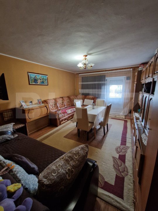 Apartament de vanzare, cu doua camare, 60 mp, zona Carpati 2